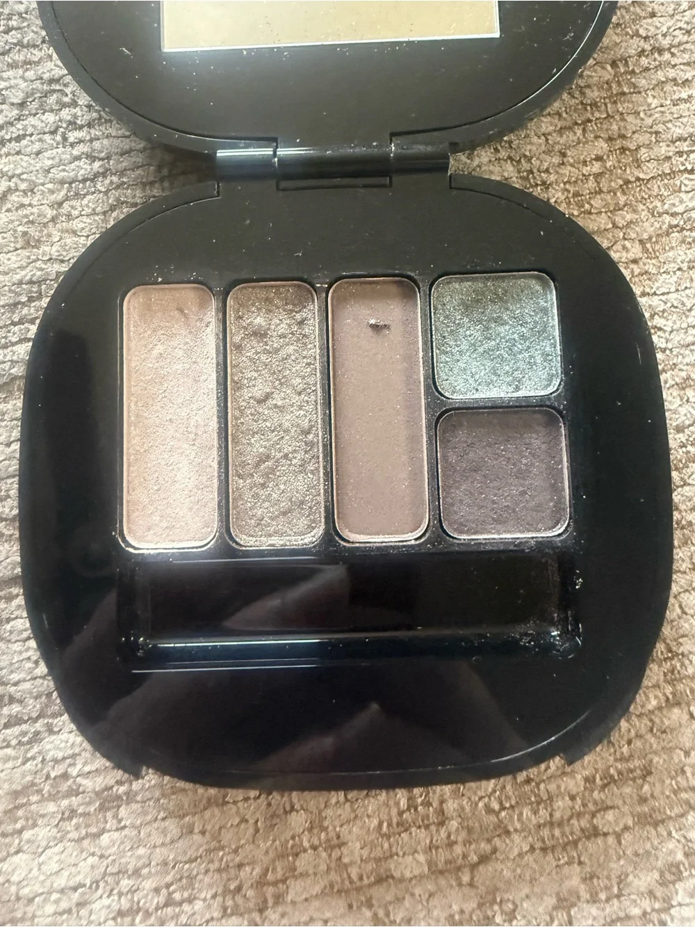MAC cosmetics Fabulousness / Neutral Eye Palette ( holiday collection)